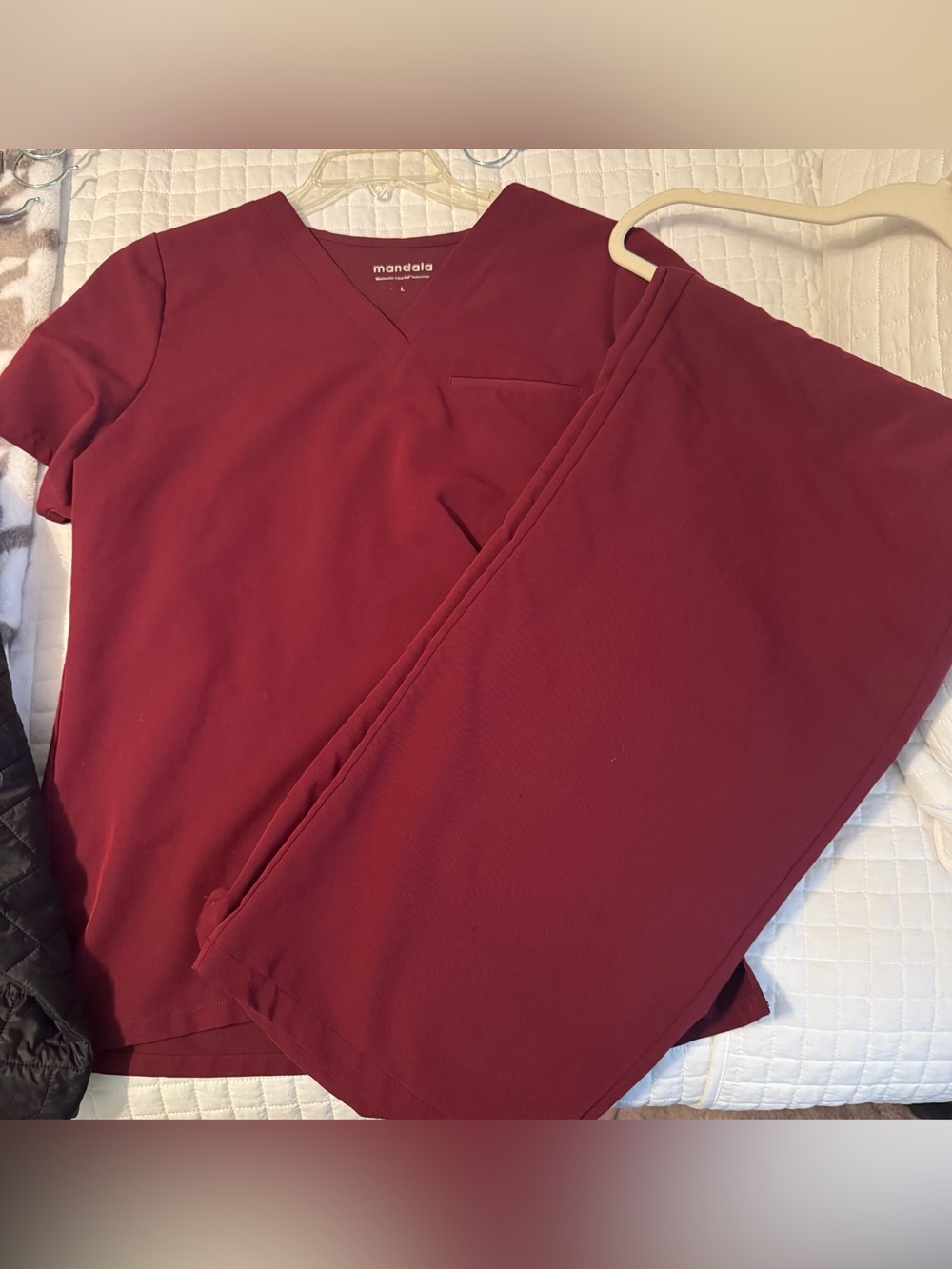 Mandala V-Neck Scrub Set in burgundy